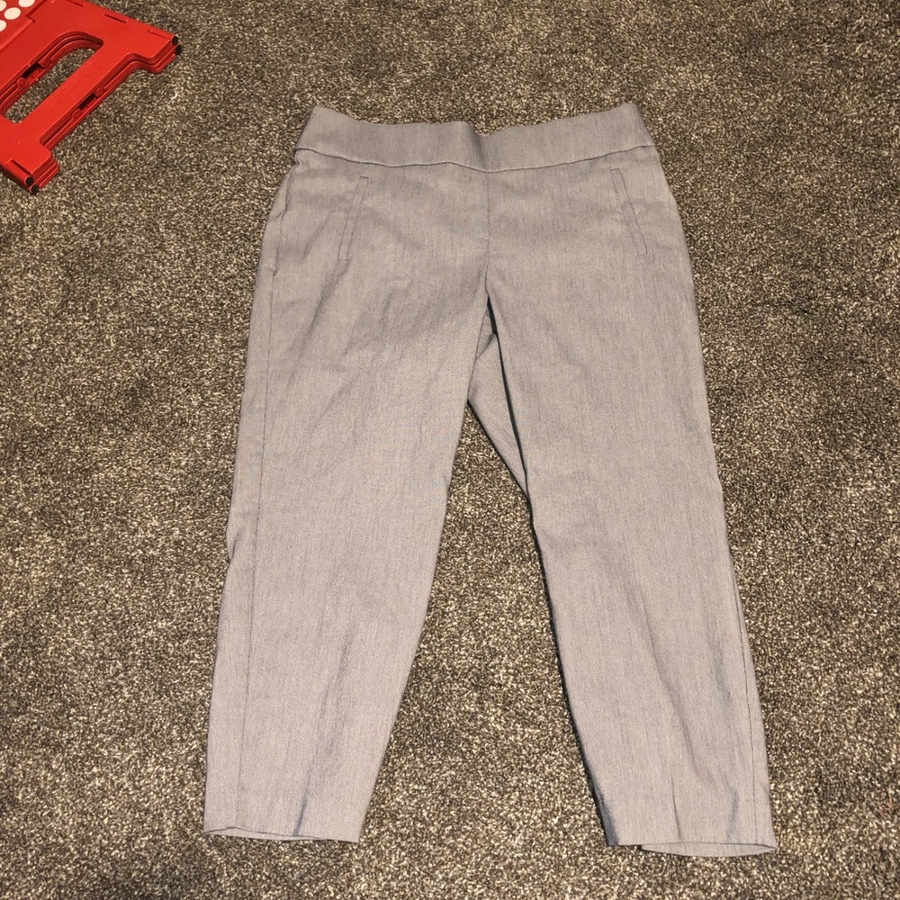 NWOT APT 9  Blue and white twill Capri pants 16